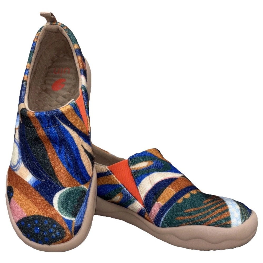 UIN "Thinking Space" Slip On Shoes Women‎ Size 6.5 Canvas Comfortable Loafers